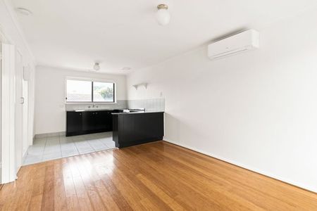 Updated 1 bedroom unit - Photo 2