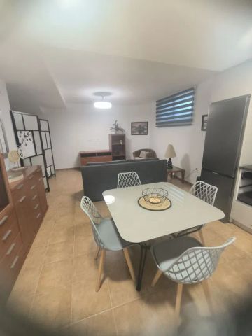 Alquiler de estudio en Calle Palacio de Oriente - Photo 2