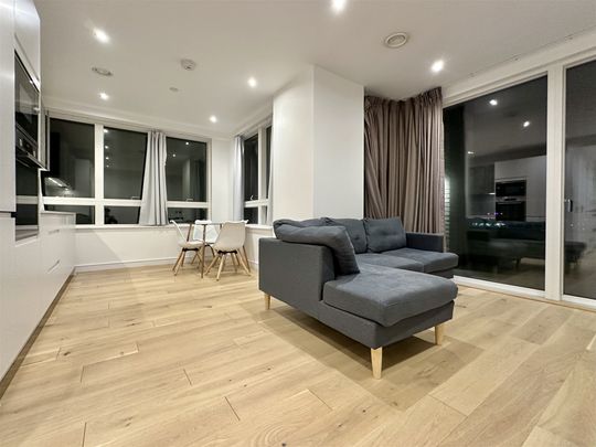 Grant Road, London - Photo 1