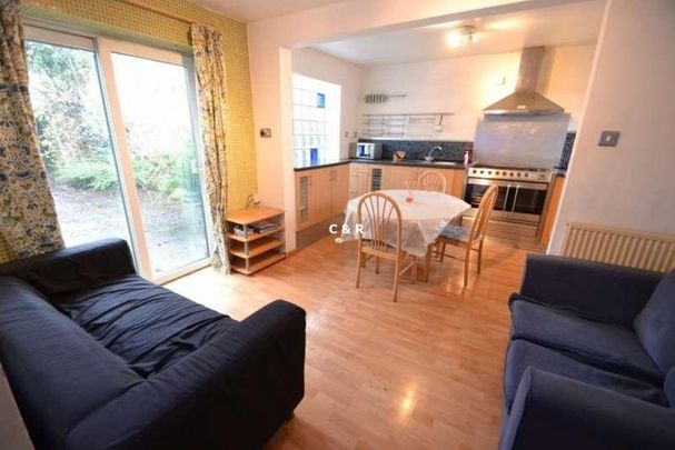 Pinder Walk, Hulme, Manchester, M15 - Photo 1