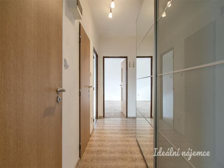 Pronájem bytu 2+1 51 m2 - Fotografie 5