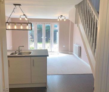 2 bedroom terraced house to rent - Photo 1