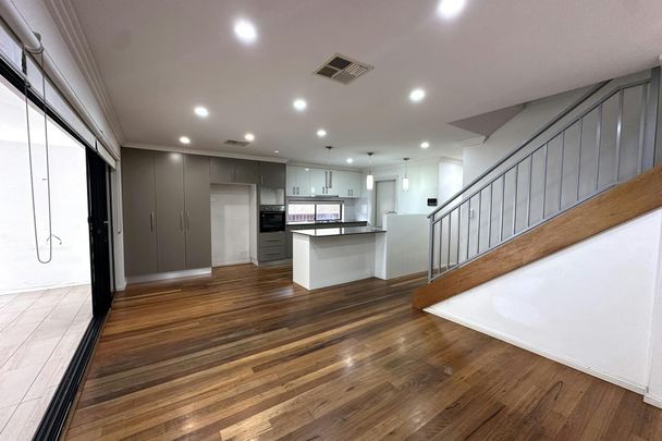 25 Acacia Avenue - Photo 1
