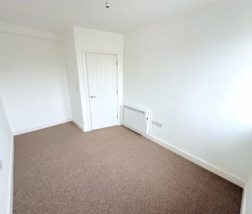 A 2 Bedroom Flat Instruction to Let in Bexhill On Sea - Photo 4