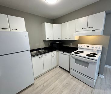 For Lease - 126 Bell Farm Road Unit# 414, Barrie, Ontario - Photo 2