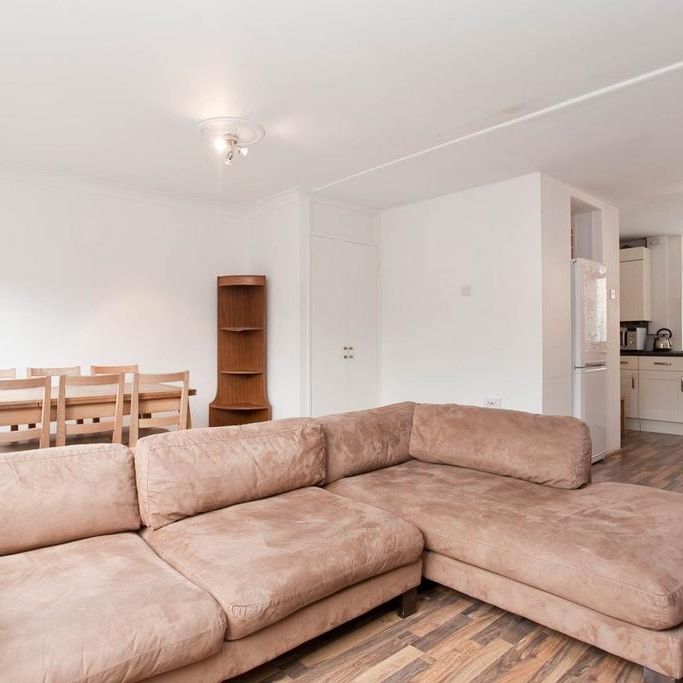 3 bedroom apartment to rent - Photo 1