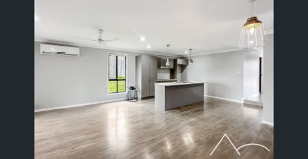 Modern 4-Bedroom Family Home in Currans Hill - Photo 4