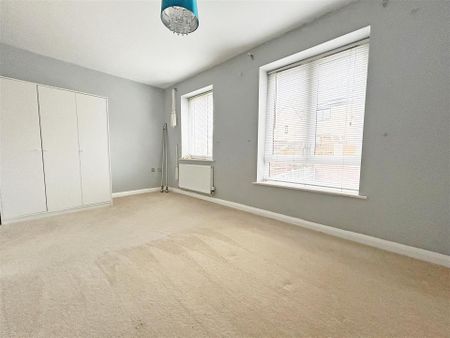 2 bedroom Semi-detached house to rent - Photo 2