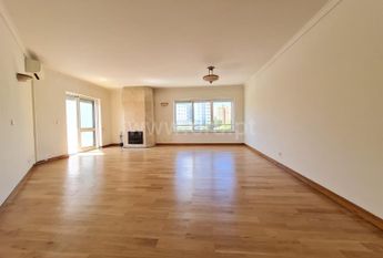 Apartamento T4 em Lisboa