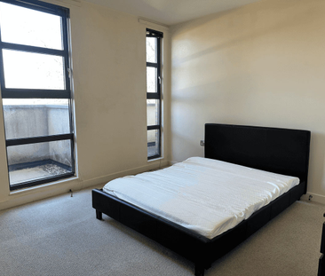 Romford Road, London, E15 - Photo 2