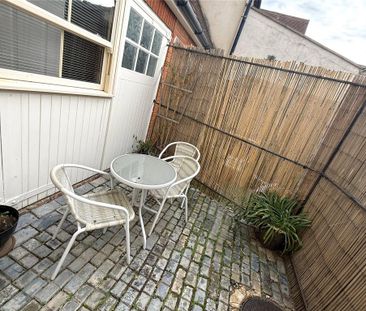 3 bedroom maisonette to rent - Photo 1