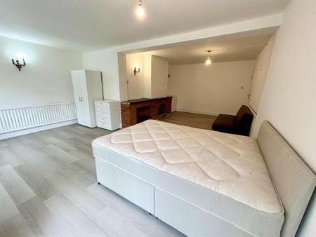 1 bedroom in a house share to rent - Photo 5