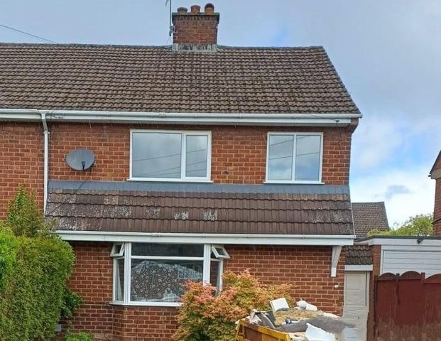 3 bedroom semi-detached house to rent - Photo 1
