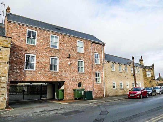 Rhodes Court, Morley, LS27 - Photo 1