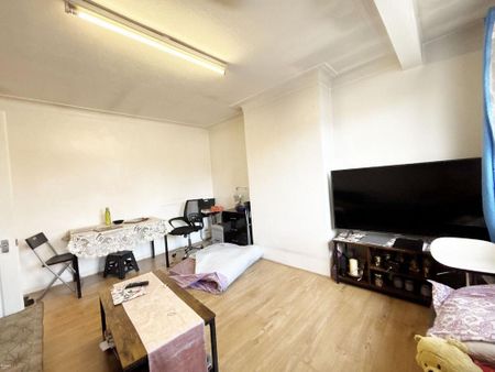 2 bedroom maisonette to rent - Photo 5
