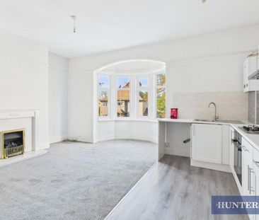 2 bedroom Flat To Let - Photo 1