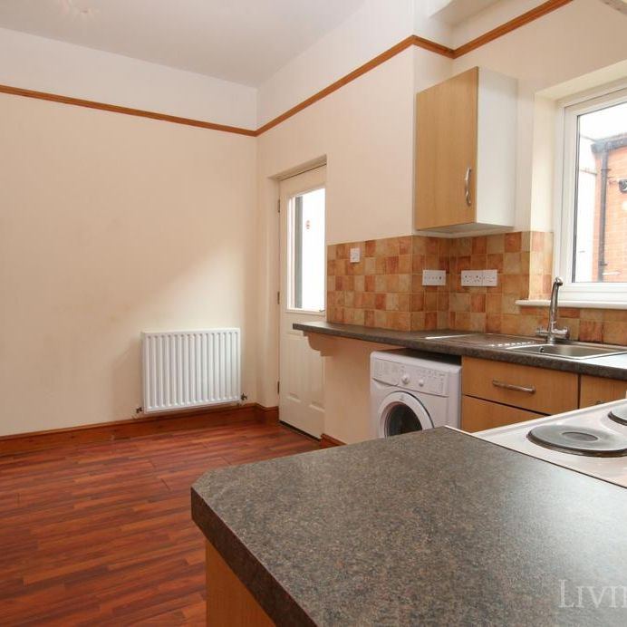 4 bedroom terraced house to rent - Photo 1