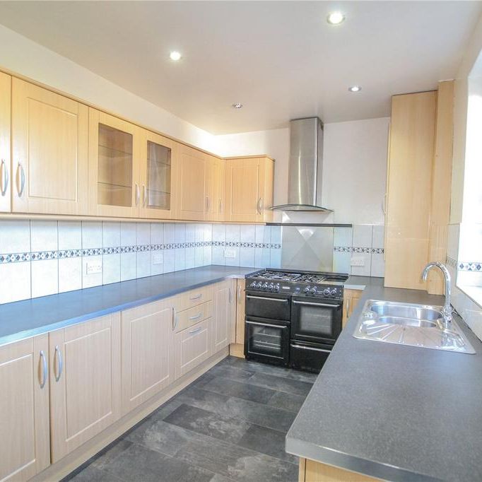 3 bedroom end of terrace house to rent - Photo 1