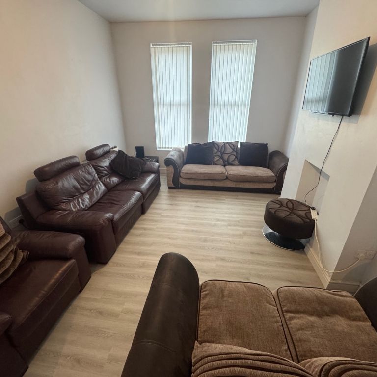 Salisbury Road, Liverpool, L15 - Photo 1