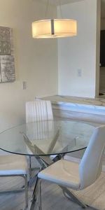 Newly renovated, fully furnished apartment - Photo 4