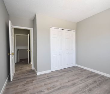 For Lease - 1847 Walkley Road, Alta Vista and Area, Ontario - Photo 1