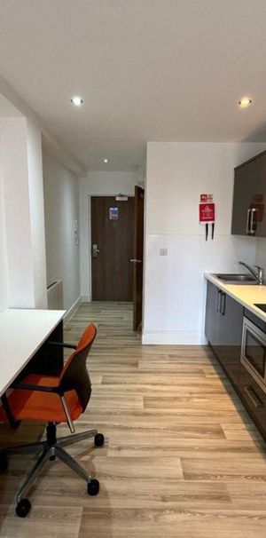 Studio to rent - Photo 1