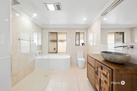 17 Ross Place, Wakerley QLD 4154 - House For Rent | Domain - Photo 3