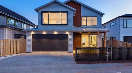 Hobsonville, 5 Bedrooms, $1390 - Photo 3