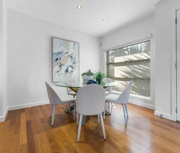 Modern Townhouse Nestled in Sought After Location - Photo 4