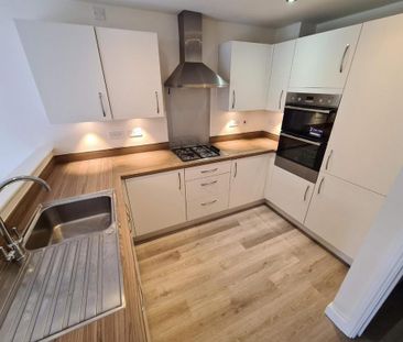 4 bedroom semi-detached house to rent - Photo 1