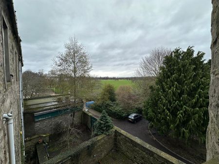 3 bedroom flat to rent - Photo 4