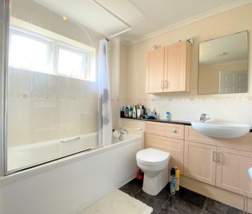 Britannia Crescent - Photo 4