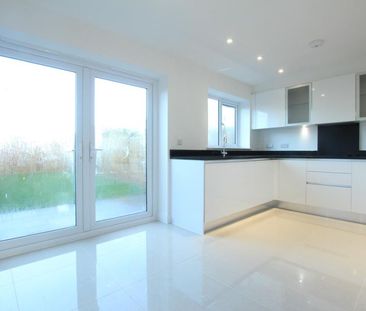 Woodlands Road, Guildford, GU1 - Photo 1