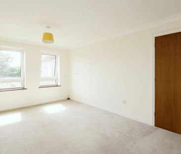 1 bedroom retirement property to rent - Photo 3