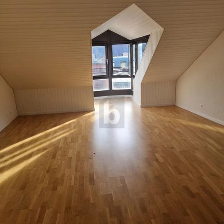 VUE IMPRENABLE EN PLEIN CENTRE - Photo 4