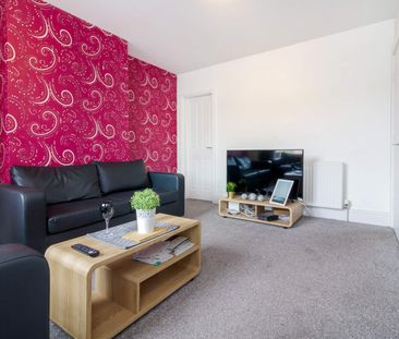 Flat 1, 390 KIRKSTALL ROAD Leeds - LS4 2HQ - Photo 5