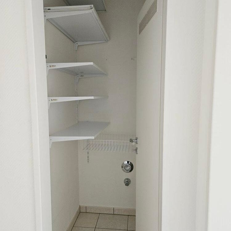 * Hochwertig ausgestattete 2-Zimmer-Wohnung mit Balkon zu vermieten! * Aufzug vorhanden! - Foto 1