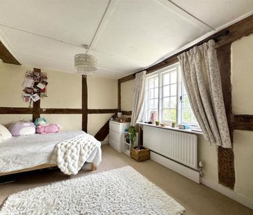 4 bedroom semi-detached house to rent - Photo 3