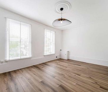 Top Flat, Cottage Grove, Southsea, Hampshire, PO5 - Photo 3