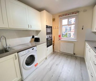 3 bedroom flat to rent - Photo 1