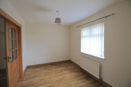 20 Lynn Avenue, Dromore, BT25 1PZ - Photo 3