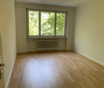 Helle, grosszügige 2.5- Zimmerwohnung im St.Johann - Foto 4