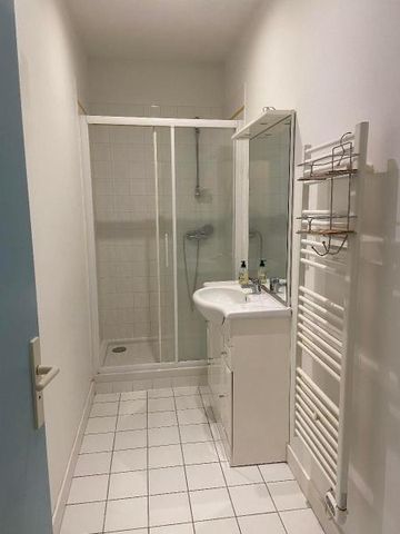 Location Appartement 2 pièces 43m² BORDEAUX 33000 - Photo 5