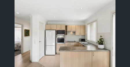 Immaculate & Peaceful Living - Photo 3