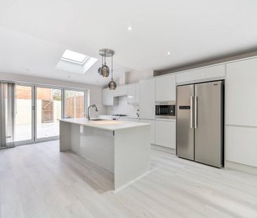 3 bedroom terraced house to rent - Photo 2