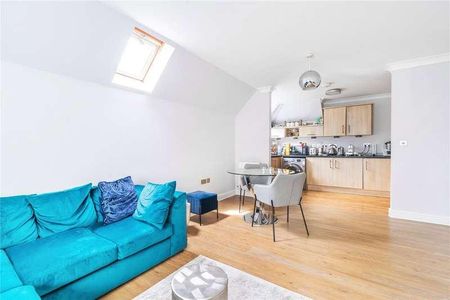 Clarendon Place, Badgers Copse, Camberley, Surrey, GU15 - Photo 3