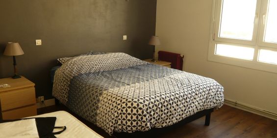 LAVAL, appartement T3 meublé de 78m² au 2ème étage - Photo 3