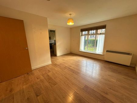 Bell Chase, Aldershot, Hampshire, GU11 - Photo 2