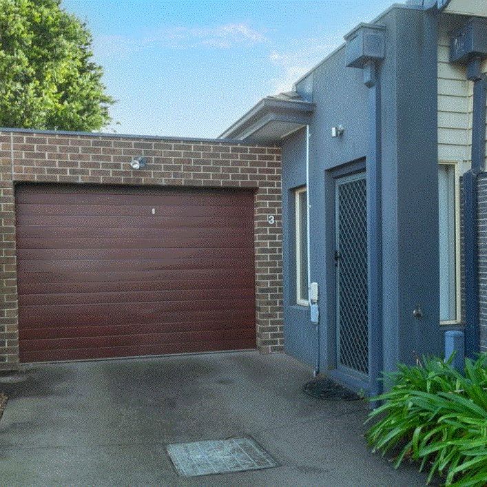 Stylish 1-Bedroom Unit with Private Courtyard in Reservoir - Photo 1