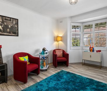 Open the Door to Easy Living in a Light-Filled Morphettville Retreat - Photo 3